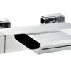 Thermostatische badmengkraan met waterval uitloop
