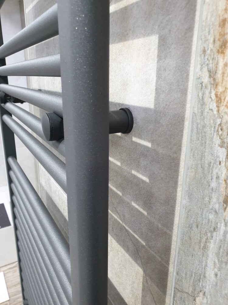 Radiator Lydia Grafiet detail