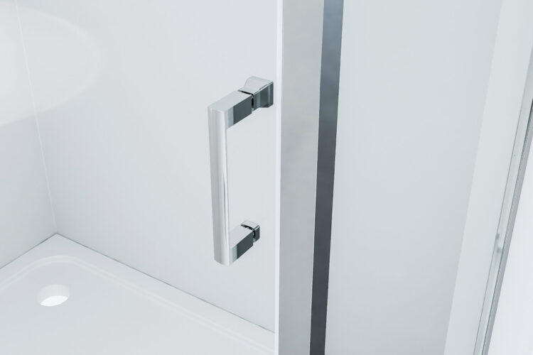 Detail handvat schuifdeur chroom